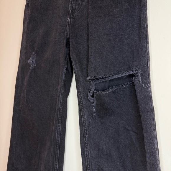 ABERCROMBIE + FITCH The 90s Relaxed High Waisted Black Wide Leg Distressed Jeans - Picture 4 of 10